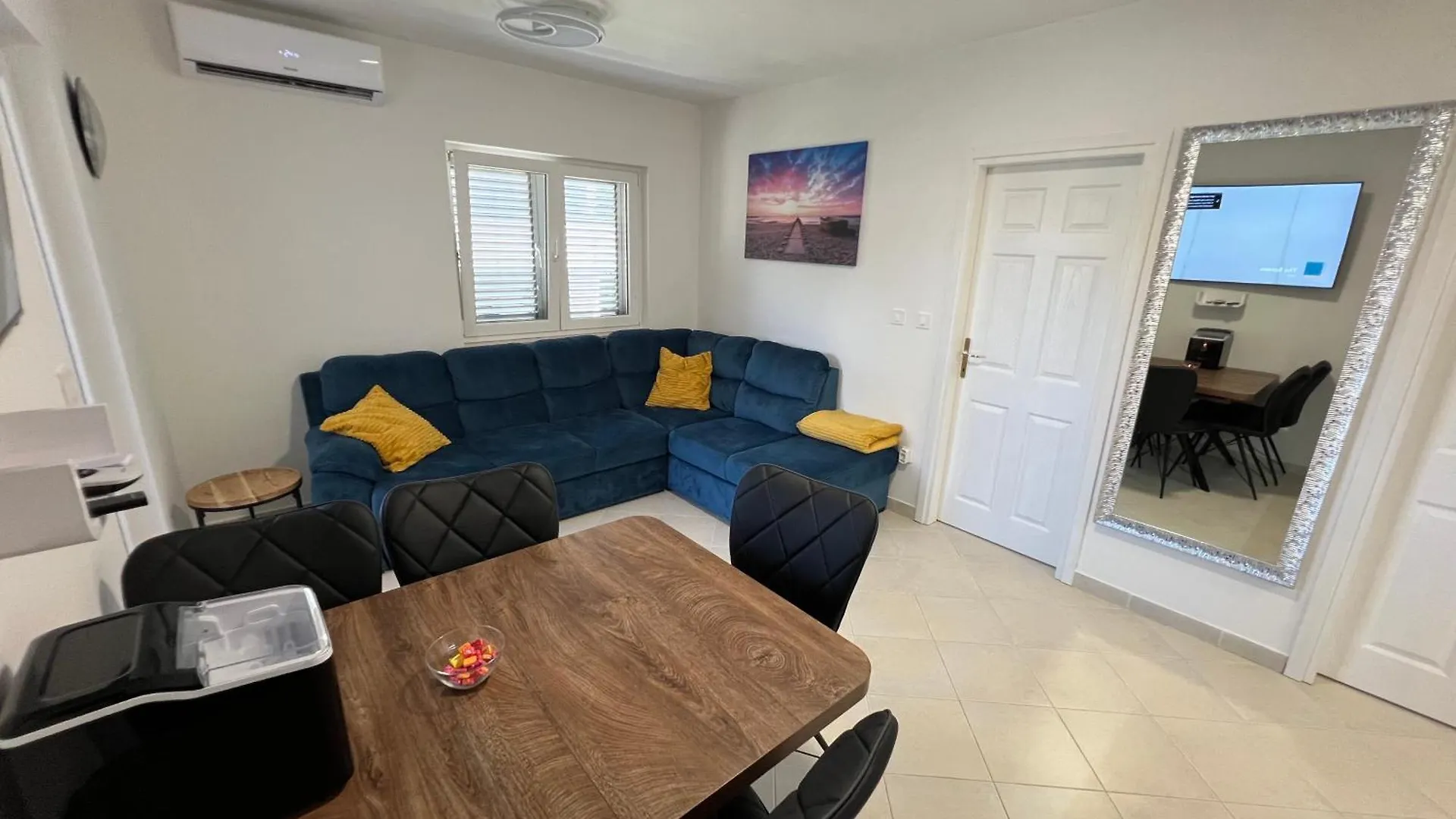 Apartment Sea Lux Povljana Croatia